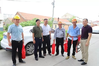江苏有线盐城分公司开展高温慰问送清凉活动